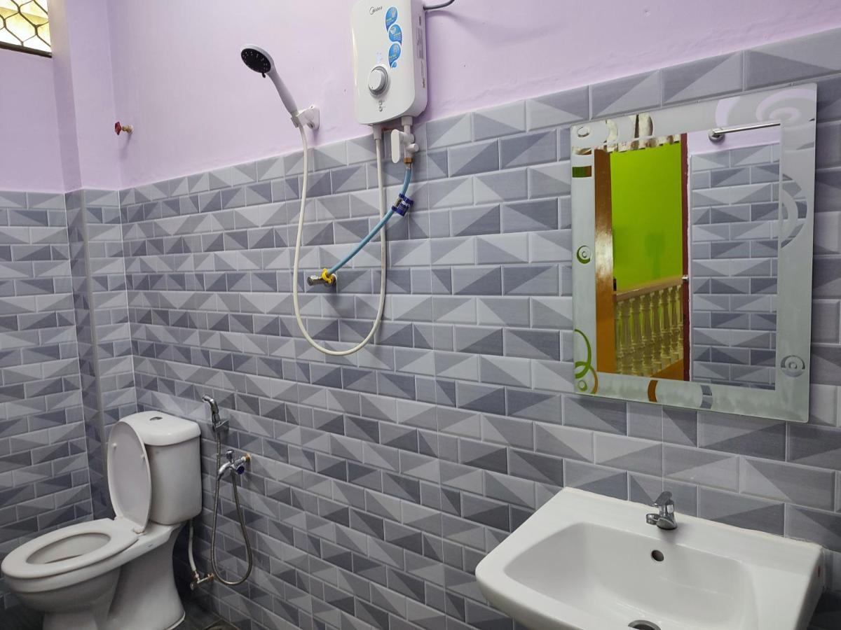 Kluang Barat Homestay Dış mekan fotoğraf